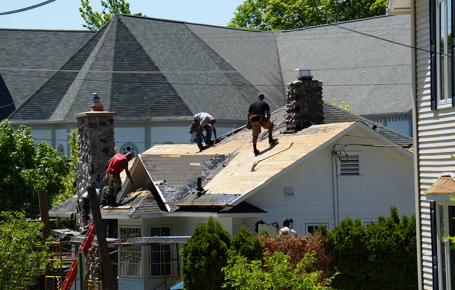 Our Roofers installing the roof 